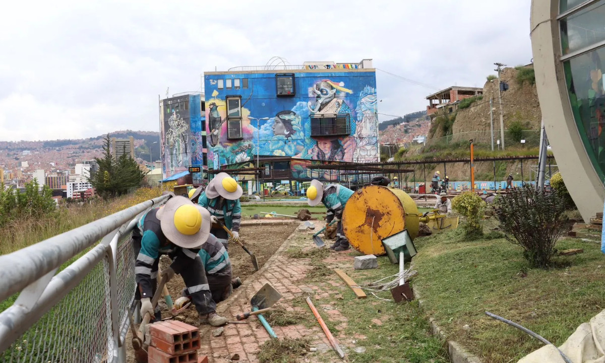 Obreros municipales trabajan en las refacciones desde el 21 de febrero en el Museo Interactivo Memoria y Futuro Pipiripi. 