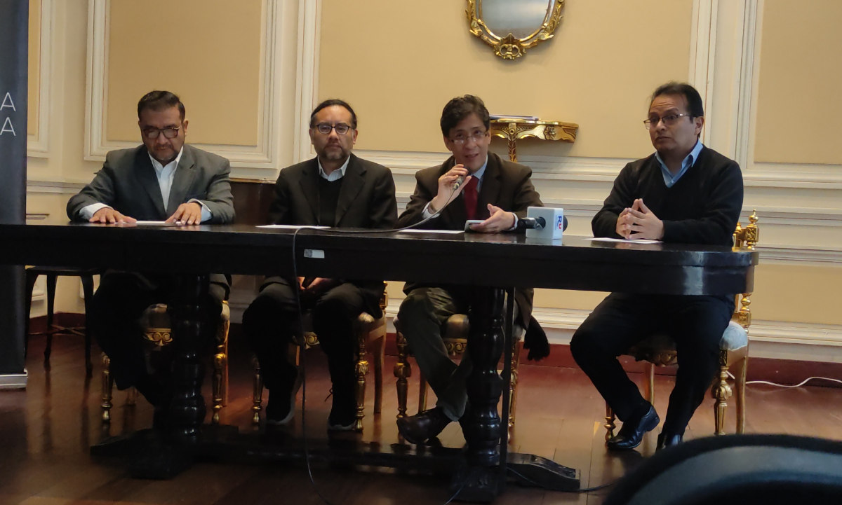 Conferencia de prensa el Director Ejecutivo de la OSNB y el compositor y percusionista brasileño Ney Rosauro 